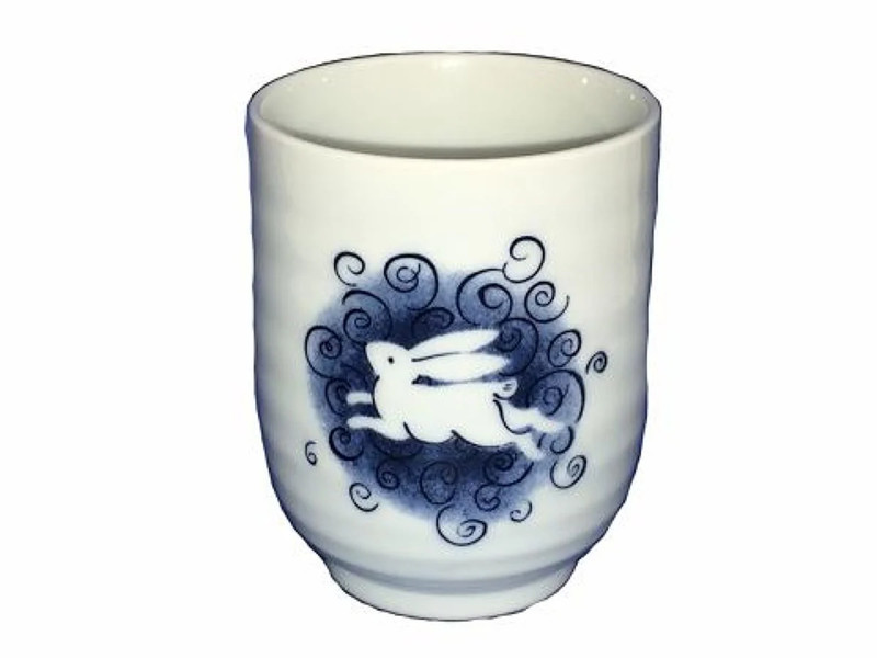 長湯呑（うさぎ、約６．３ｃｍｘＨ７．８ｃｍ）